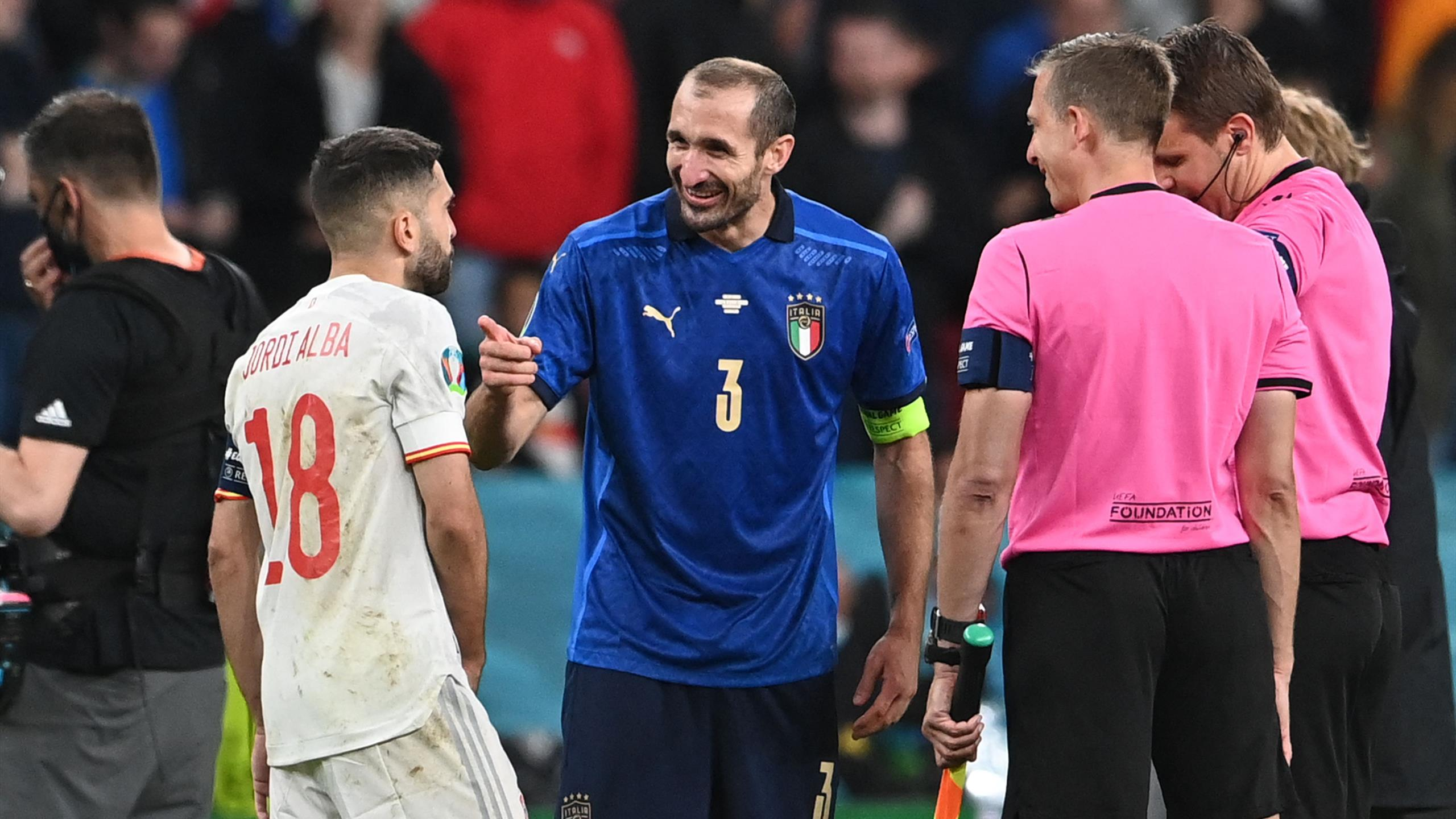 意大利代表团大获全胜，喜笑颜开