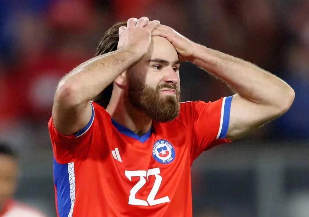 南美巨星加盟大联盟激动球迷