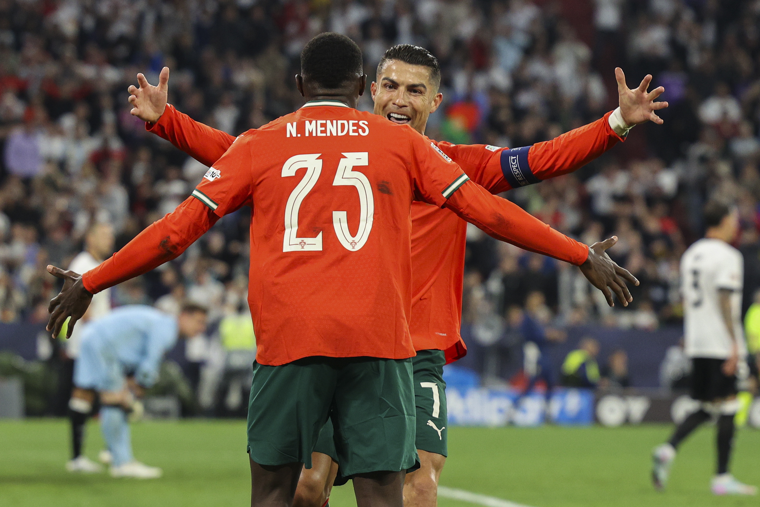 葡萄牙足球俱乐部踢出精彩比赛