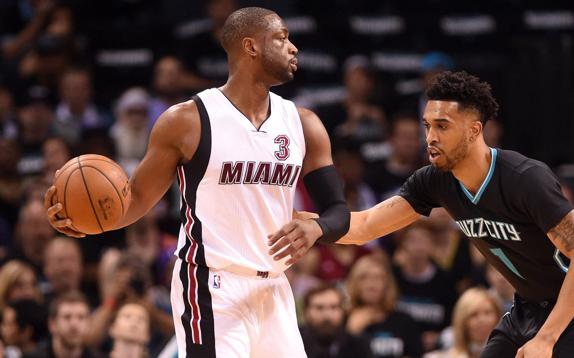 黄蜂主场大败热火场面失分的简单介绍