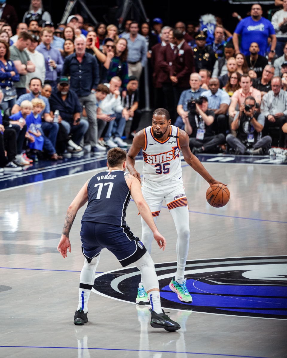 快船横扫魔术，连胜领跑西部