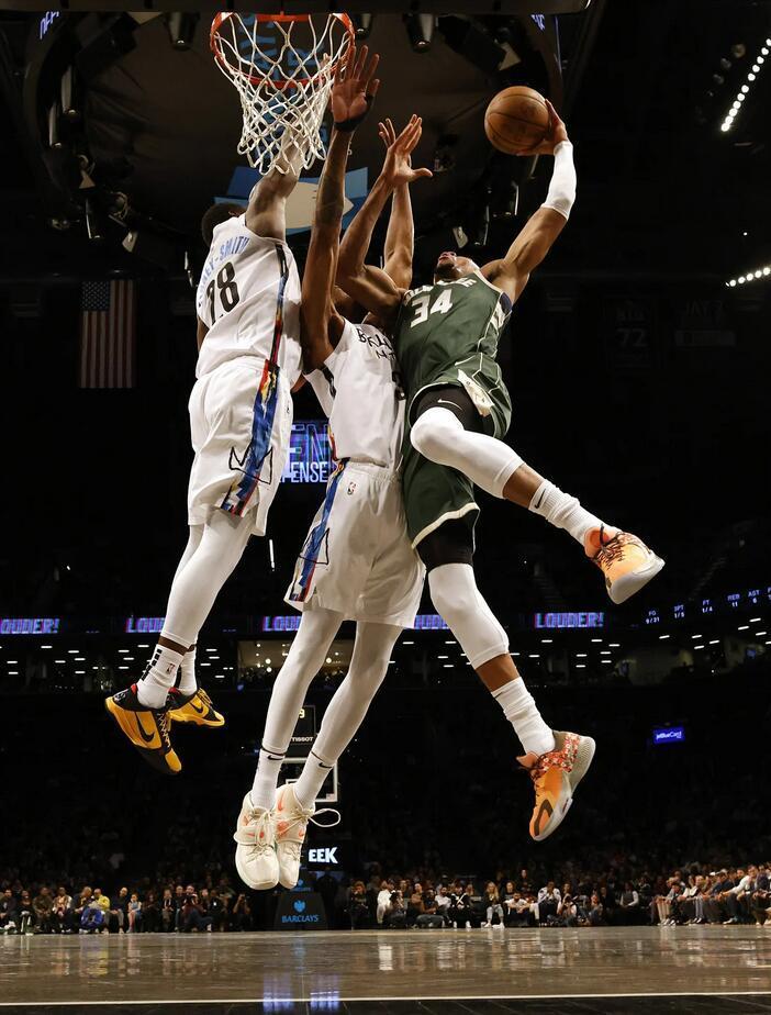 雄鹿逆转击败魔术，喜迎两连胜