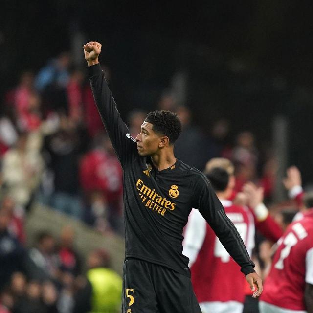 包含皇家马德里逆袭夺冠前景渺茫的词条